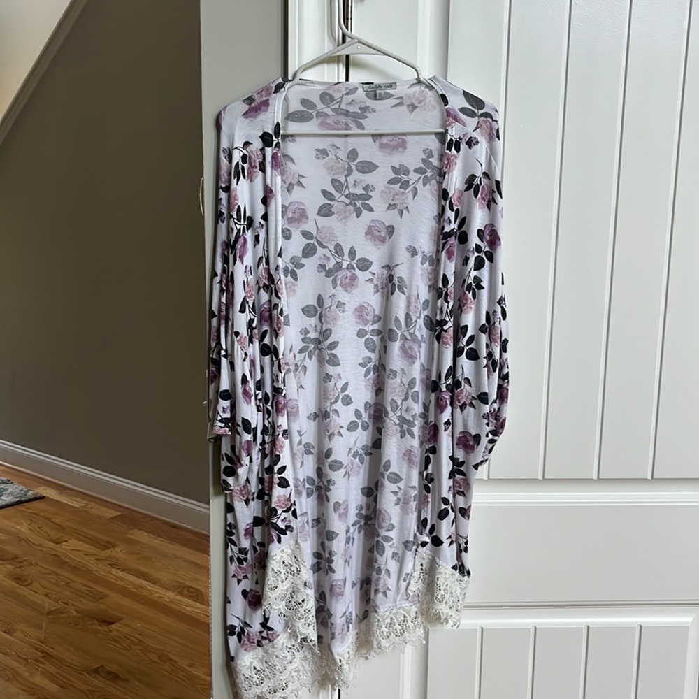Happy New Year Charlotte Russe Size L Short Sleeve Knee Length Kimono